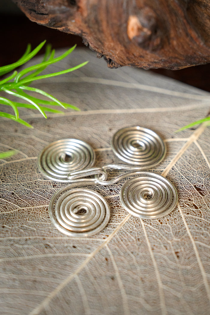 Cierre anglosajón de manto, bronce plateado