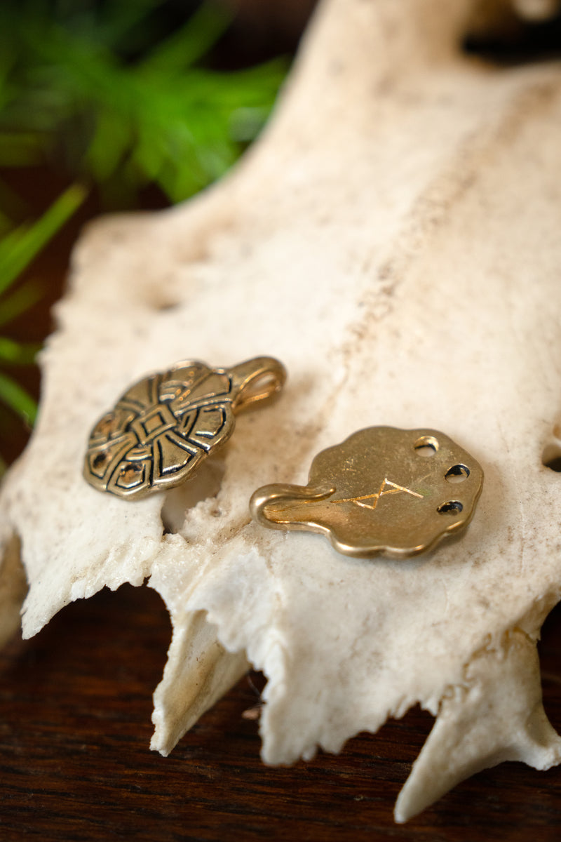 Angelsächsische Verschlüsse für Beinwickel, Bronze