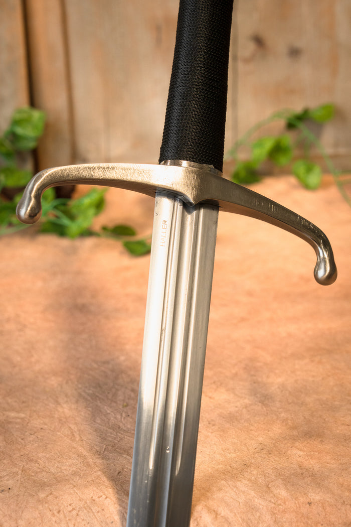 Spada Oakeshott XV del XIV–XV secolo, semi-affilata