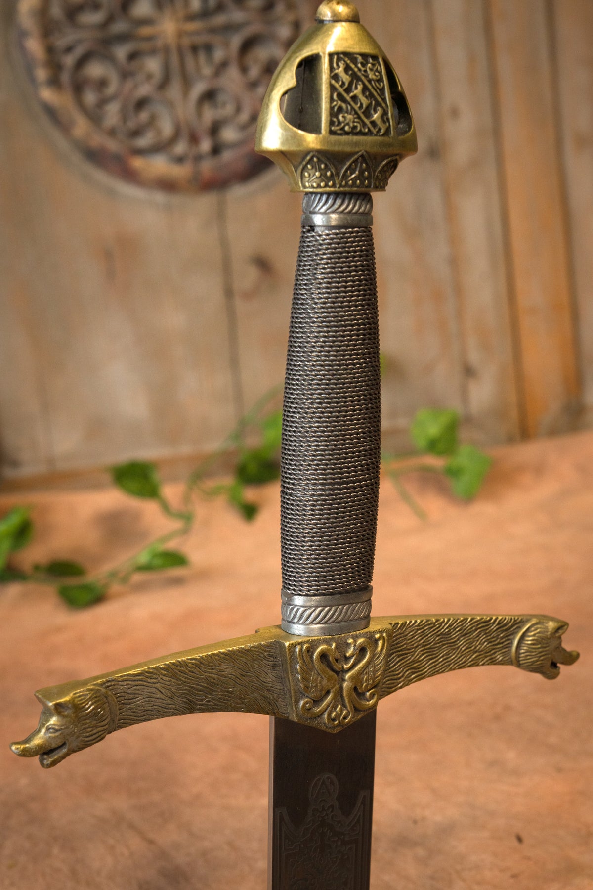 Heraldisk sværd, semi-skarp