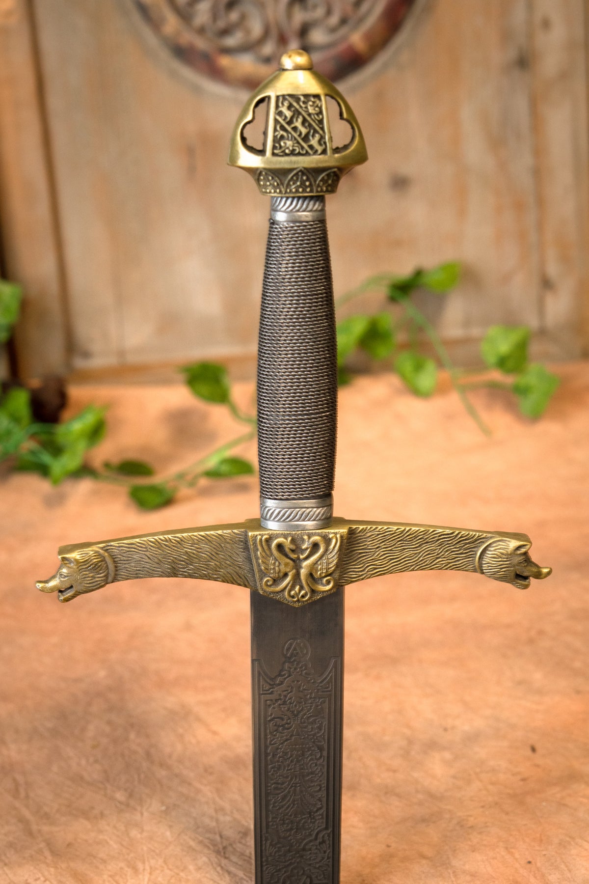 Heraldisk sværd, semi-skarp