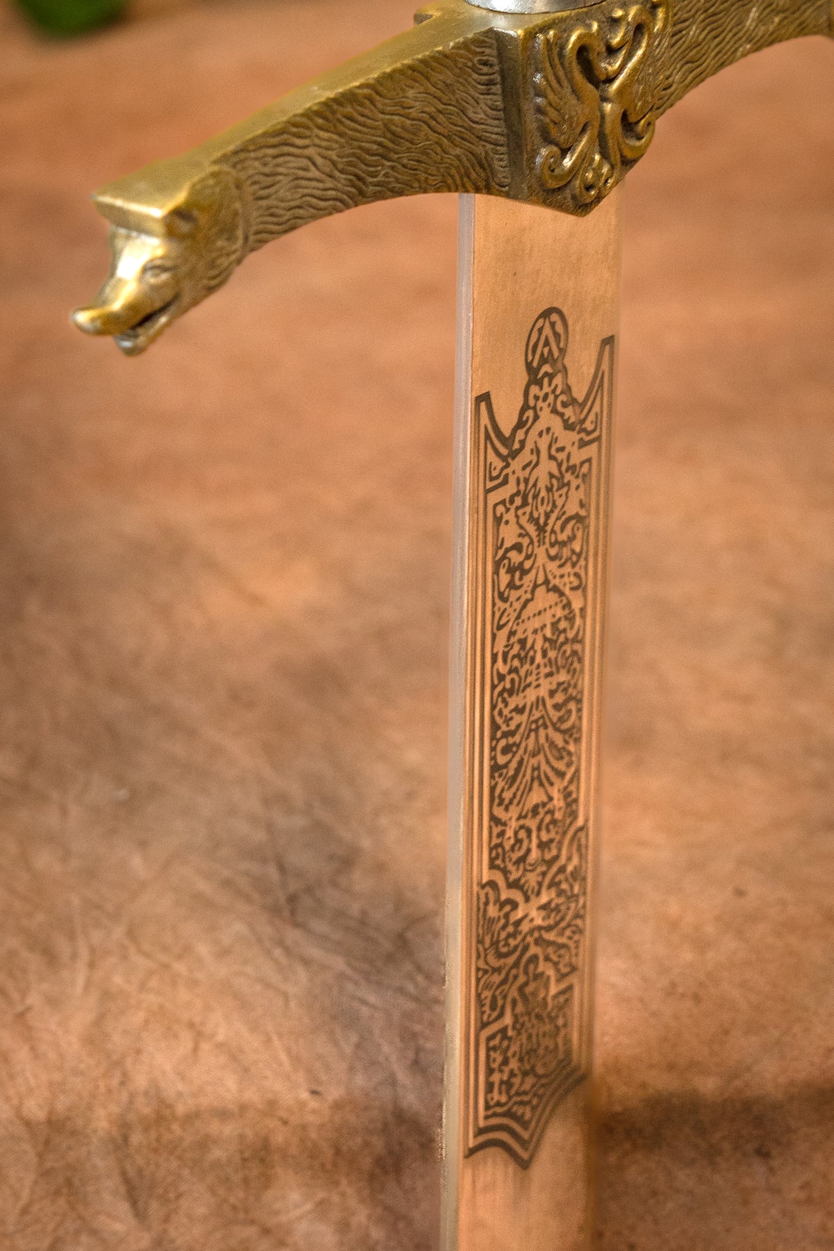 Heraldisk sværd, semi-skarp