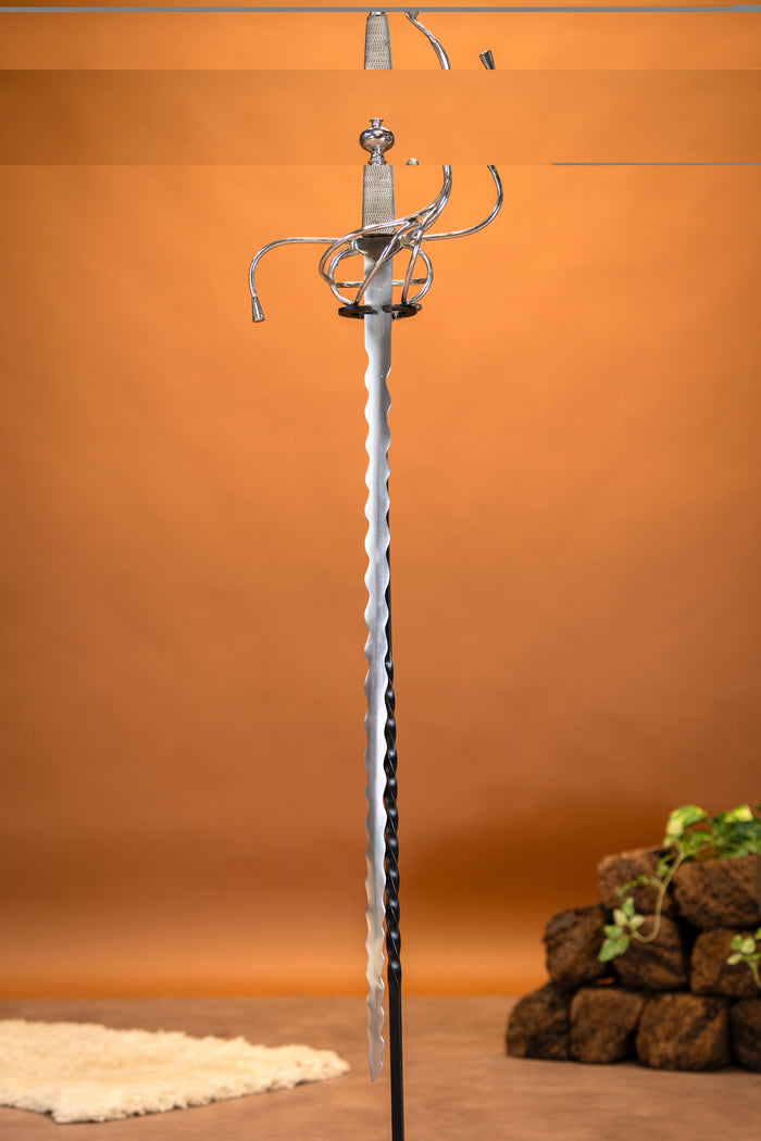 Rapier con hoja flamígera, semi-afilado