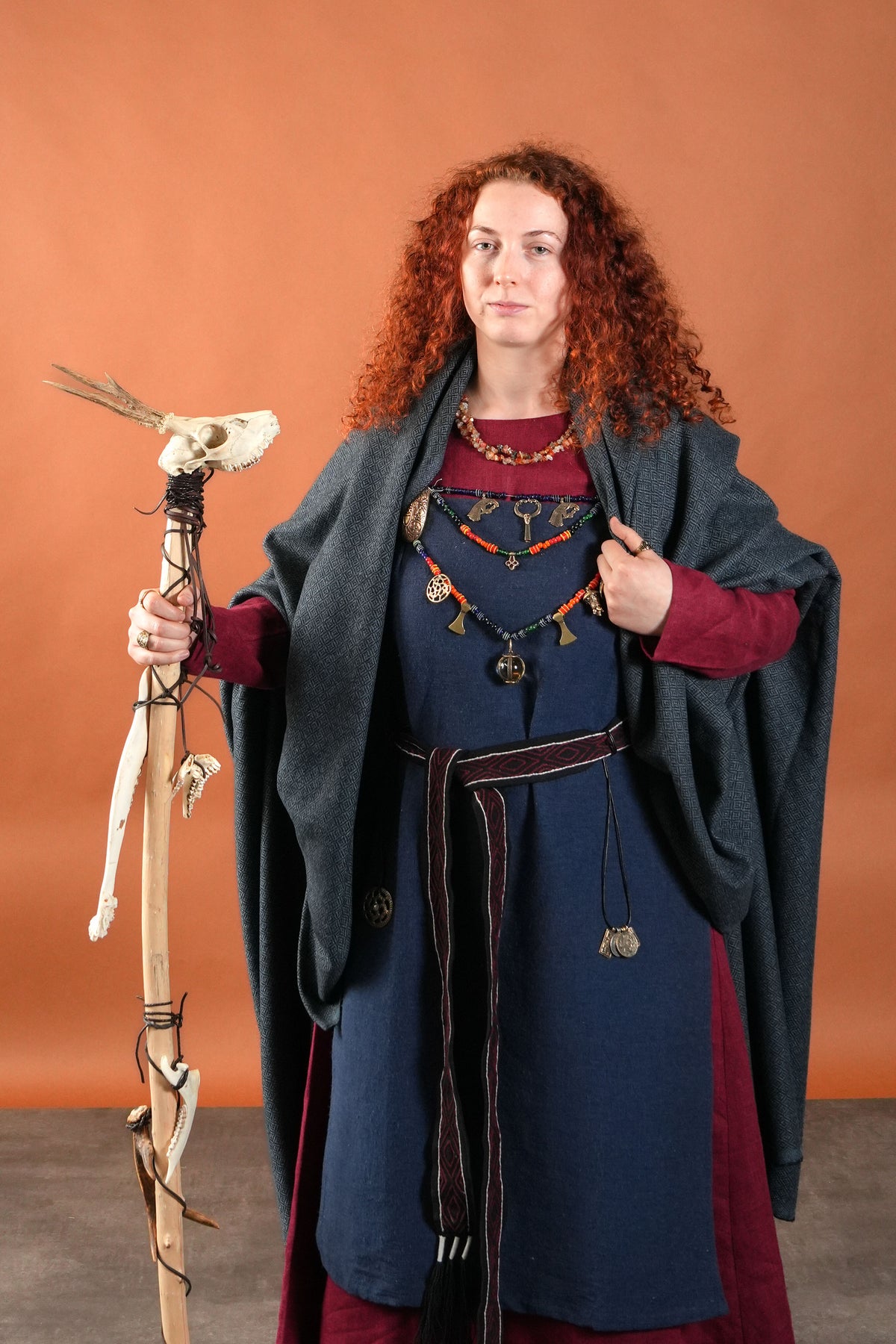 Viking dress Helga, linen, red