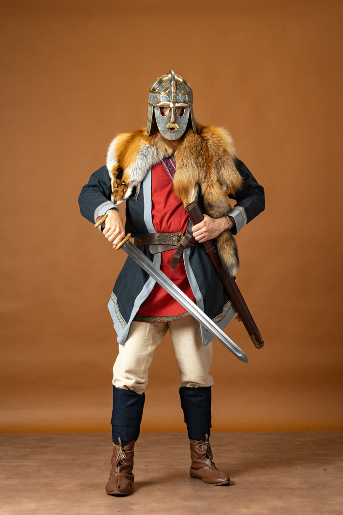 Sutton Hoo Schwert mit Emaille, halbscharf