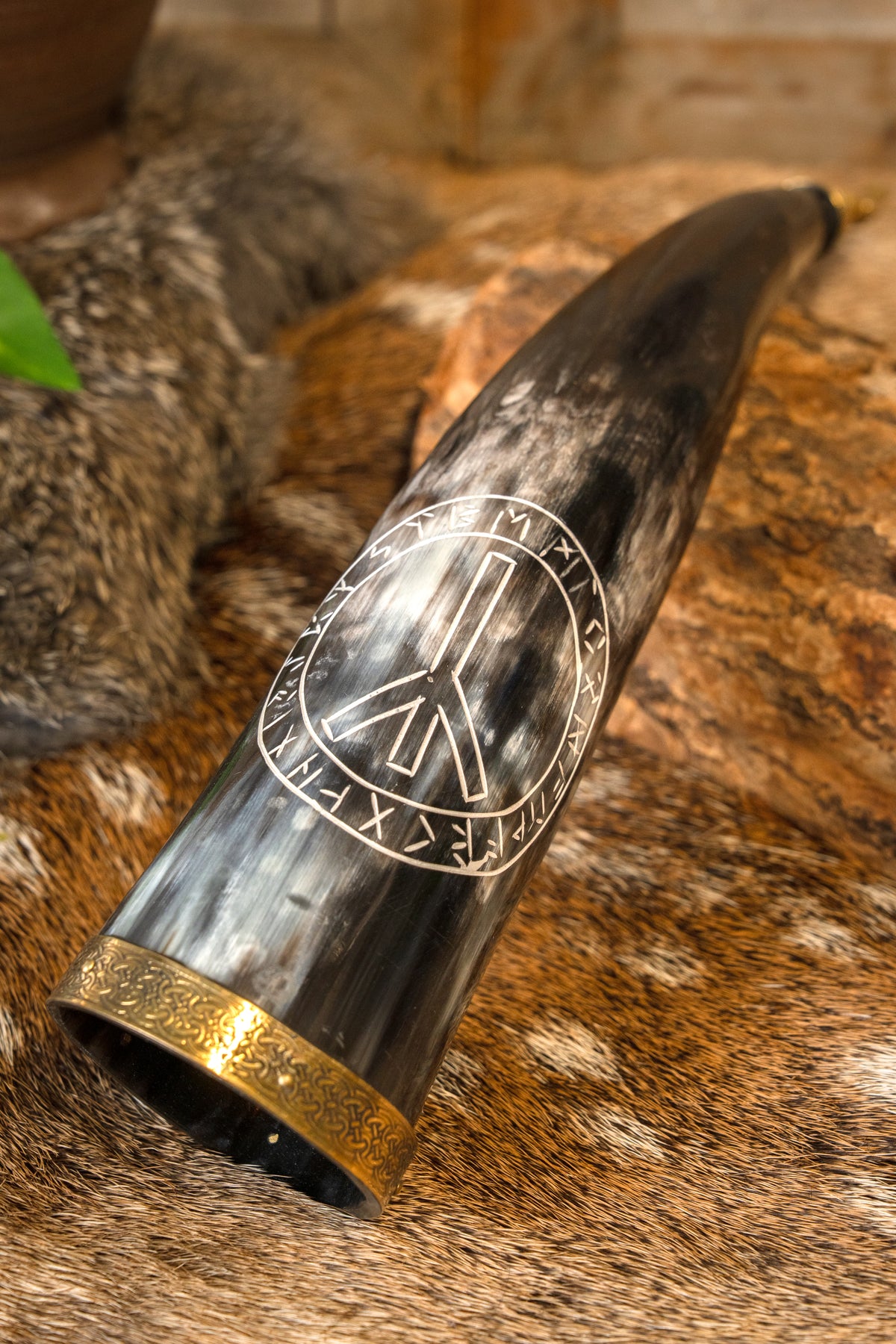 Algiz beskyttelsesrune drikkehorn, 300–500 ml