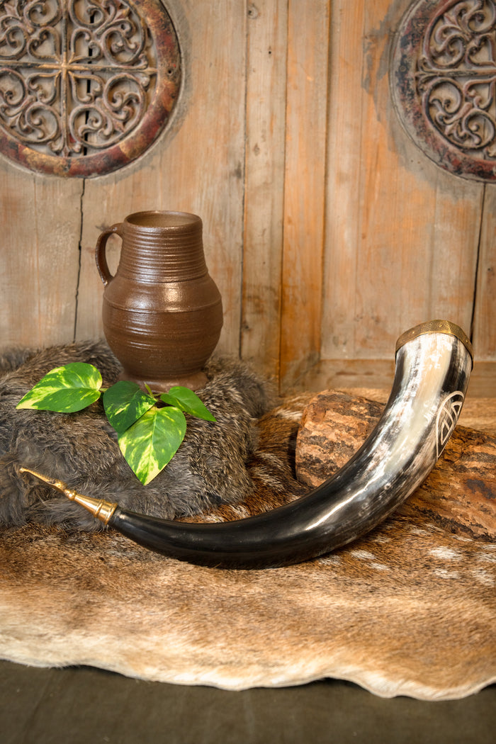 Drinking horn with sun wheel, 300-500 ml
