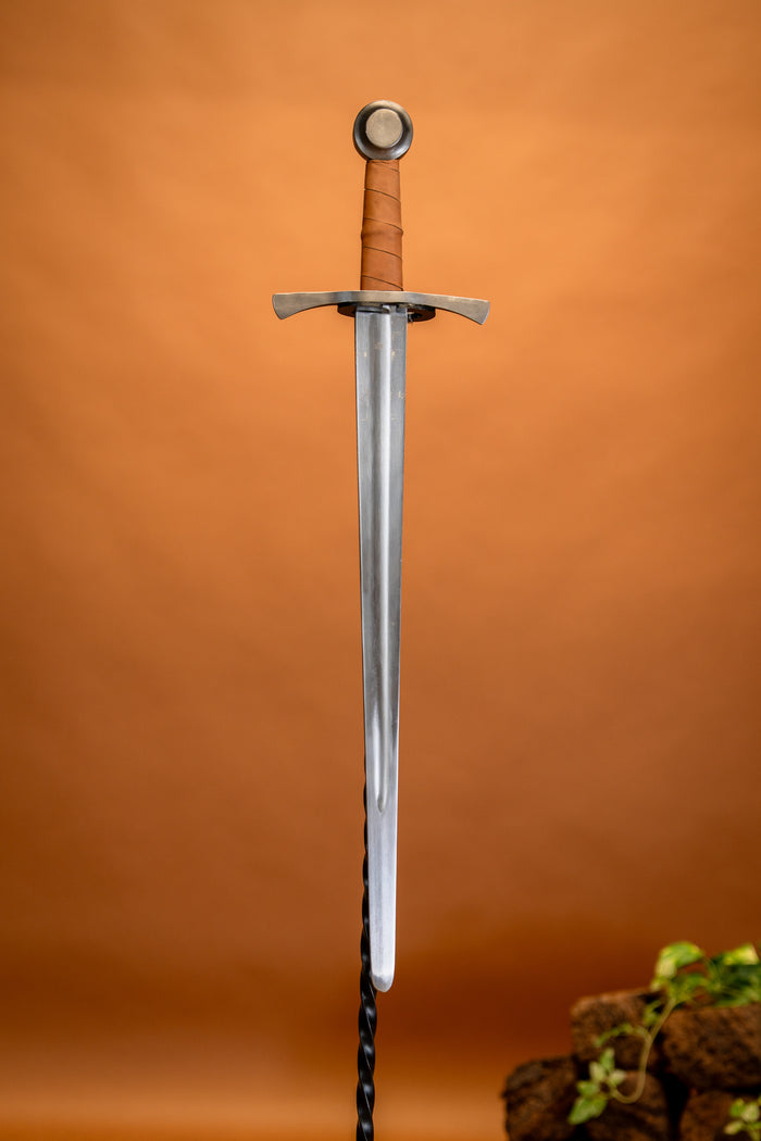 Reenactment archer’s sword, blunt (battle-ready)