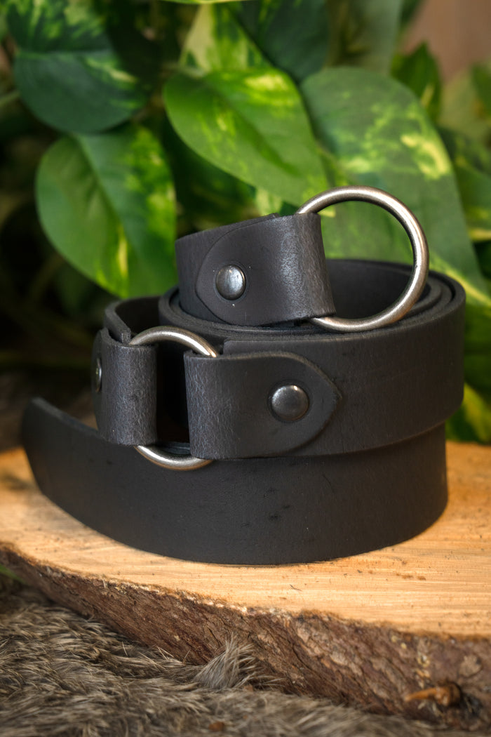 Leren riem met ringsluiting, zwart splitleer, 155 cm