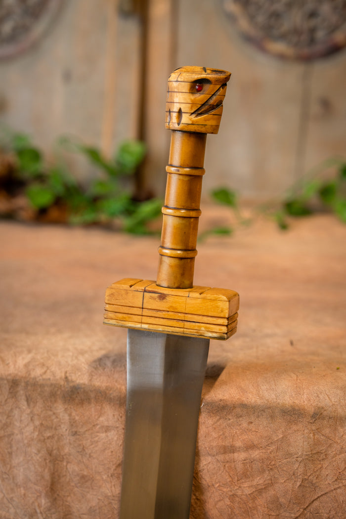 Parazonium, 1st century AD, semi-sharp