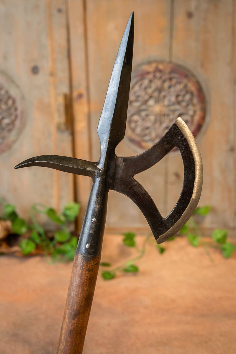 Hacha de asta del siglo XV, semi-afilada