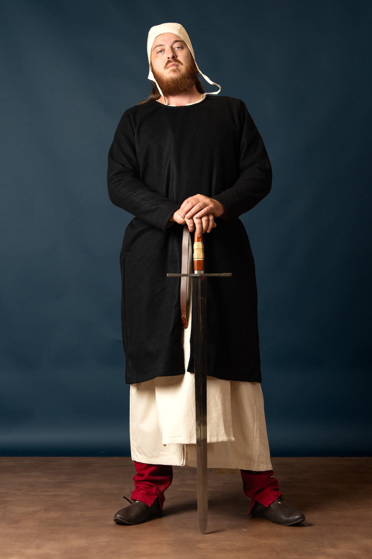 Túnica medieval Everard, negra, mezcla de lana