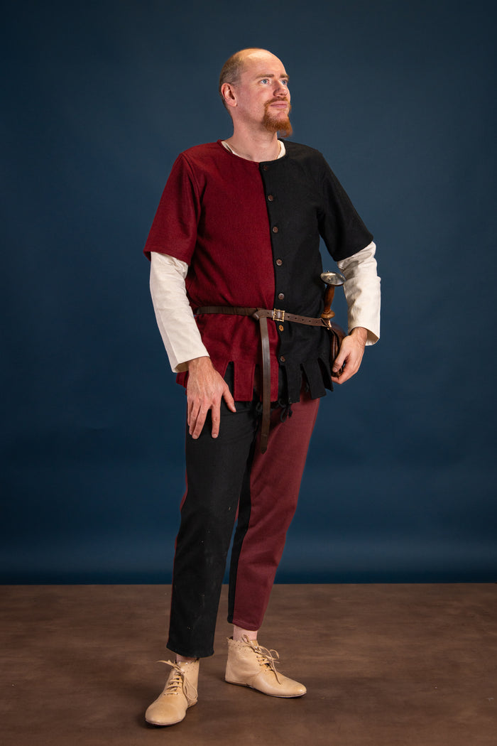 Surcoat Aleran, right side, red, wool mix