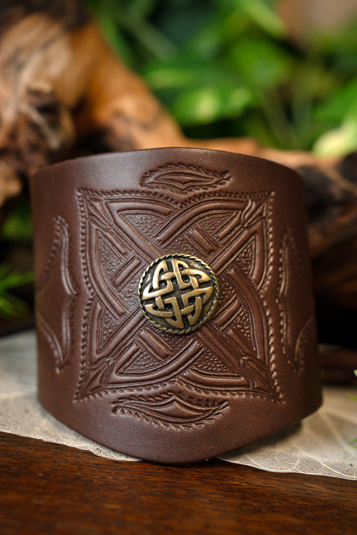 Celtic bracelet, brown, leather