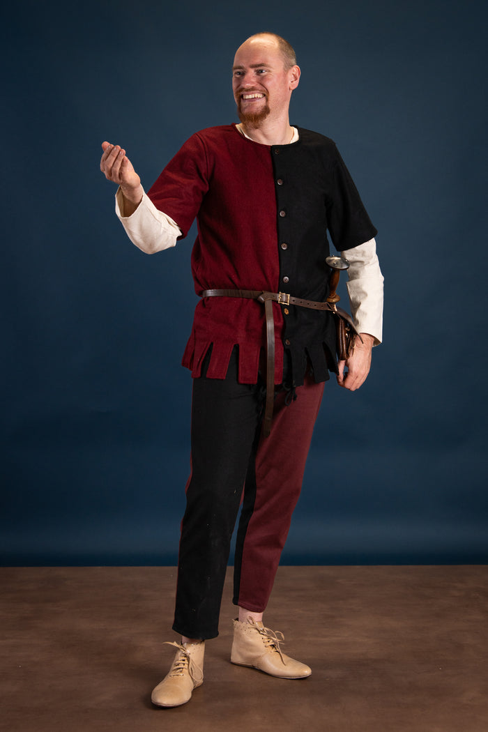 Surcoat Aleran, right side, red, wool mix