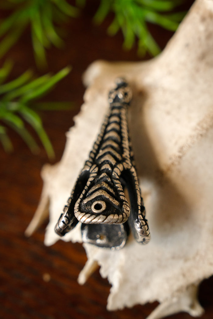 Dekoracja czapki Birka, zamak