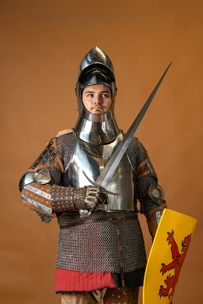 Vambraces de couro do século XIV, arnês de braço