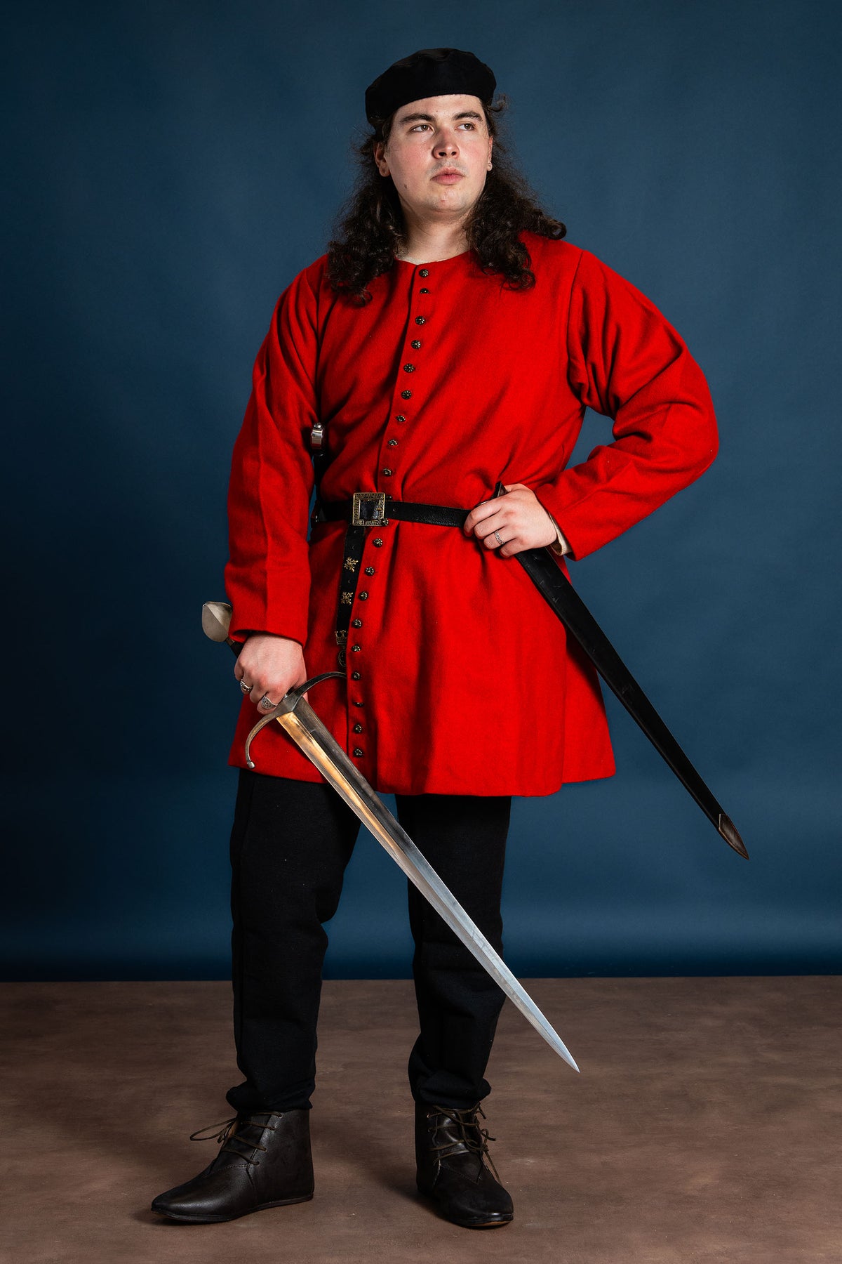 Senmedeltida houppelande, röd, ull