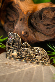 Vendel paarden broche Birka, rechts, brons