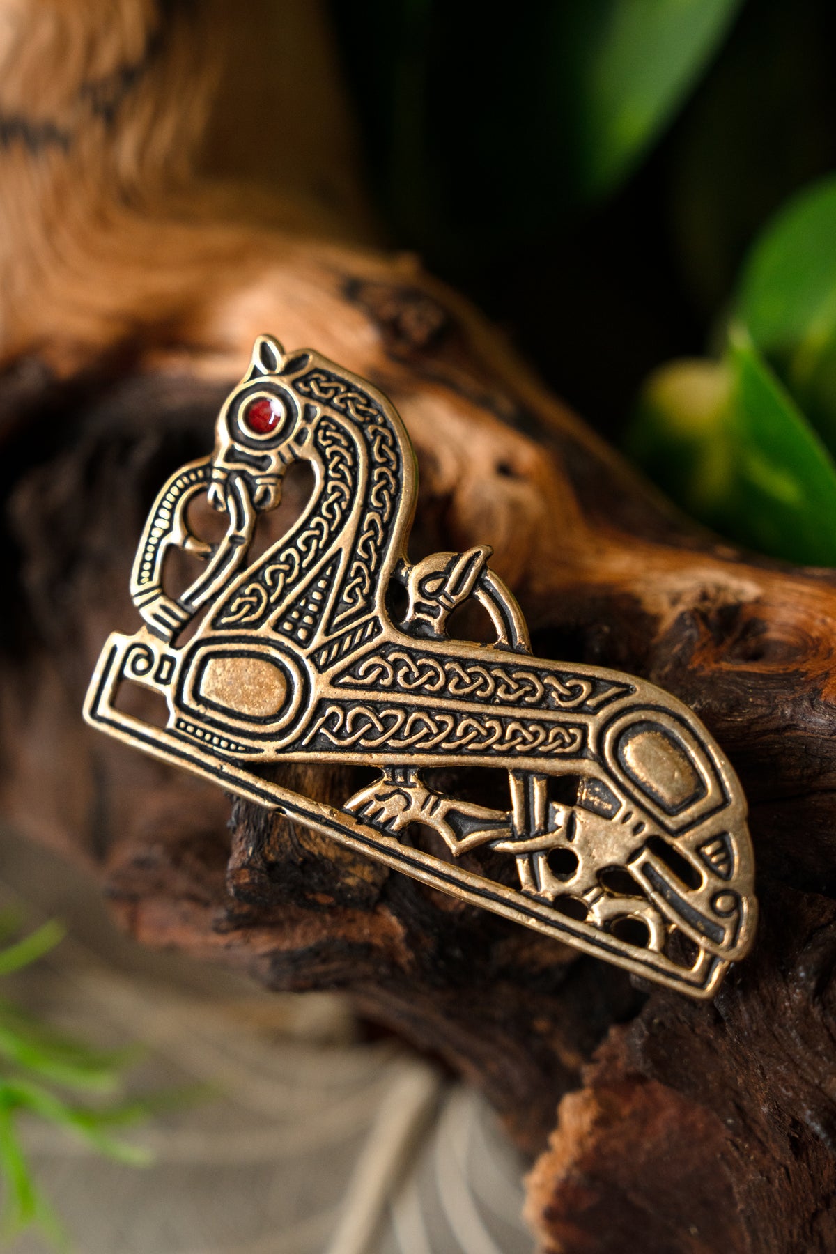 Vendel paarden broche Birka, rechts, brons