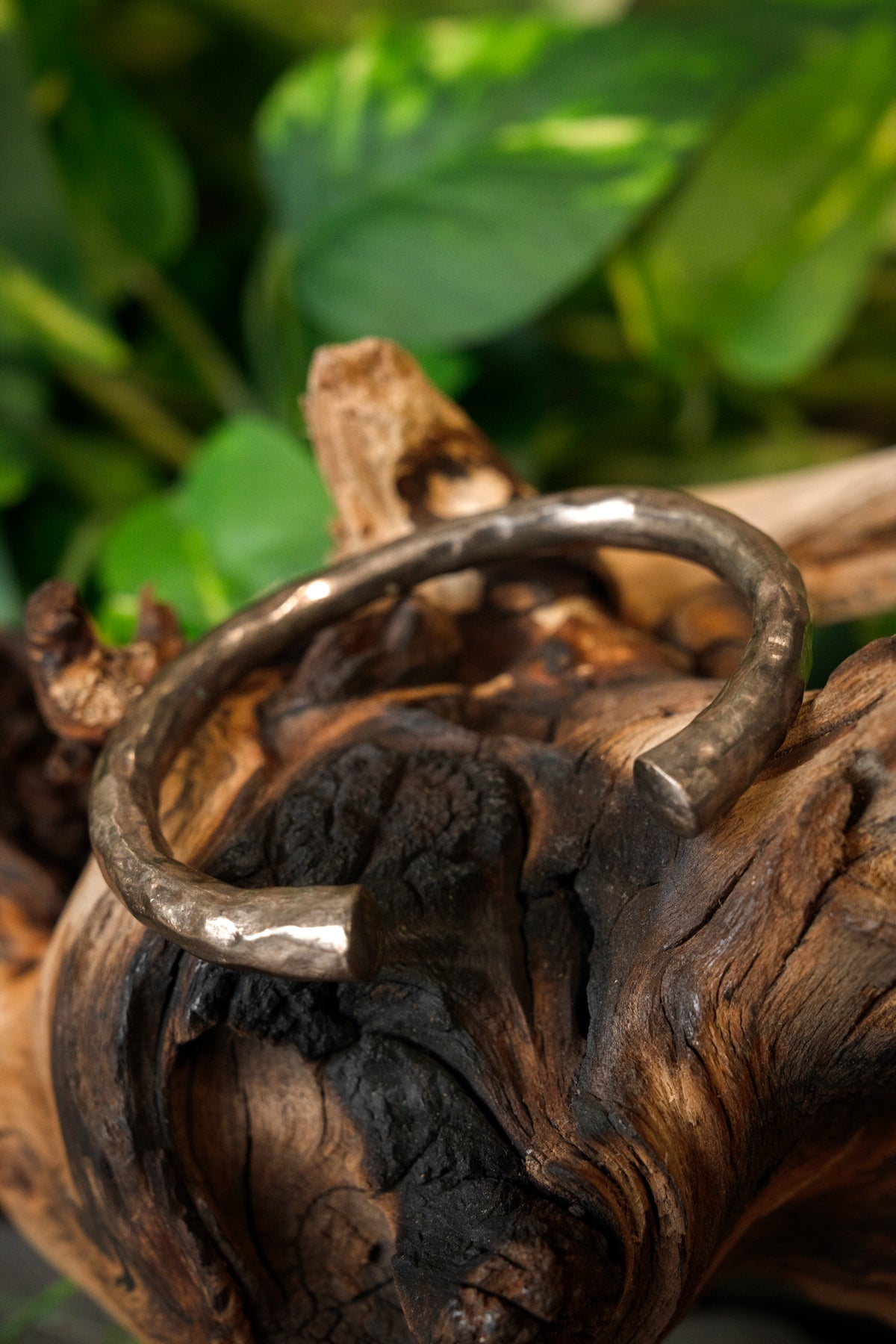 Merovingiskt armband, försilvrad brons