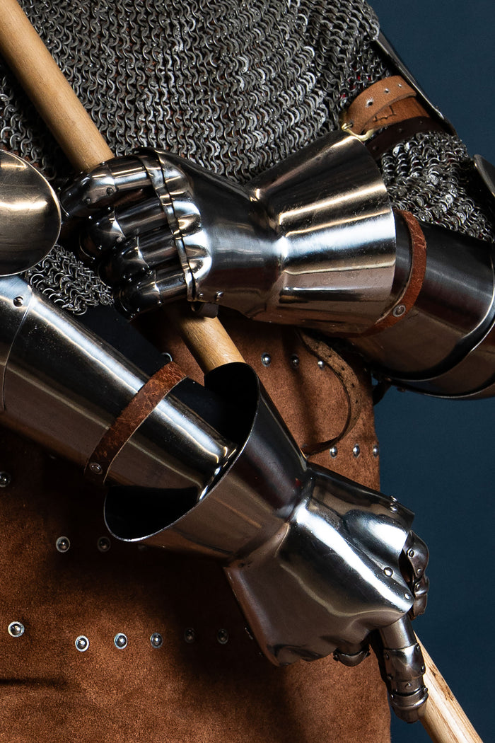 Hourglass Gauntlets 1350-1410, 1.6 mm