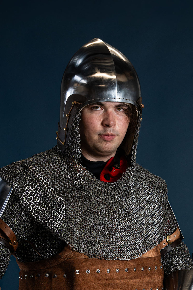 XIV-wieczny basinet z kolczym kapturem, płaskie pierścienie, okrągłe nity, 2 mm (battle-ready)