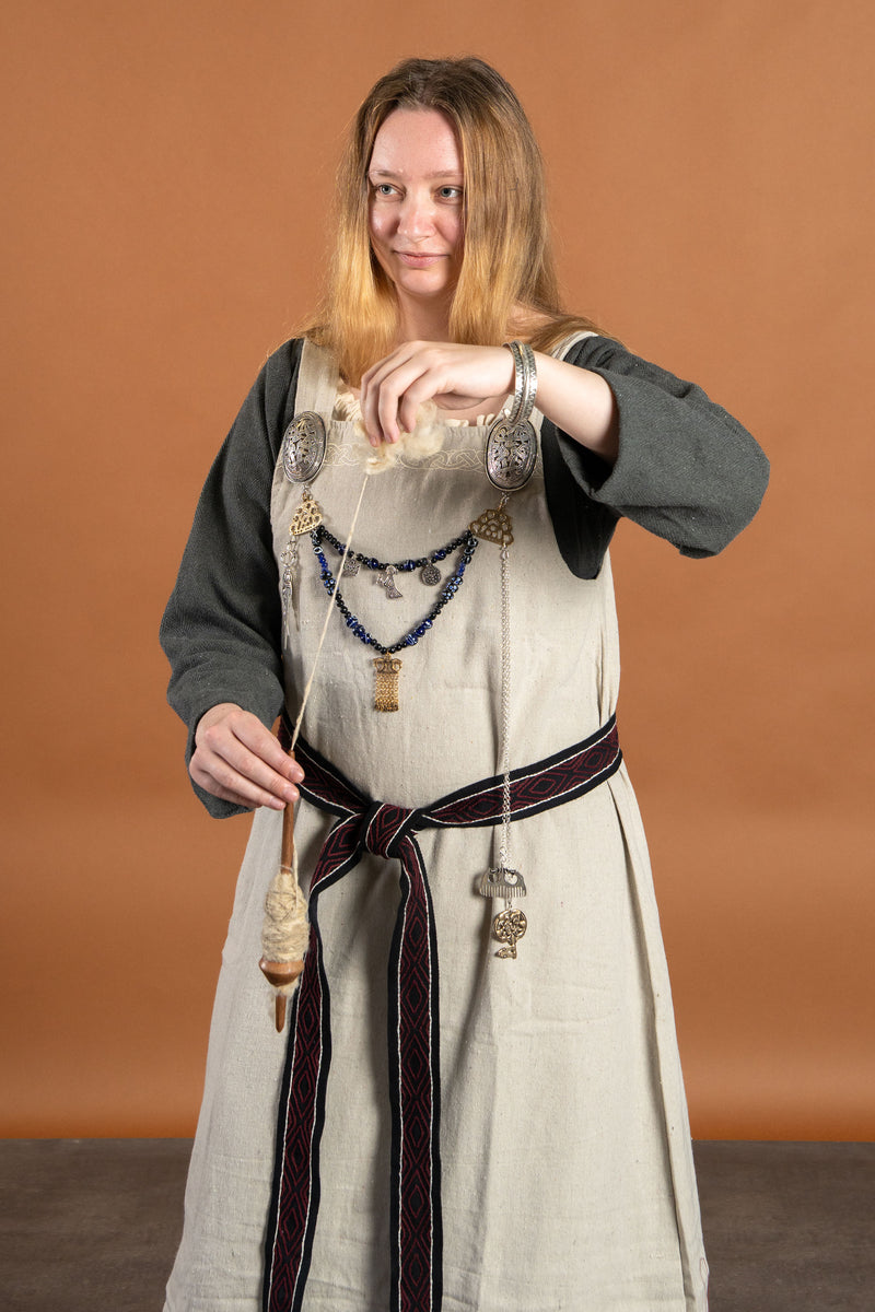 Vikingaklänning Lenora, fiskbensmönster, svart