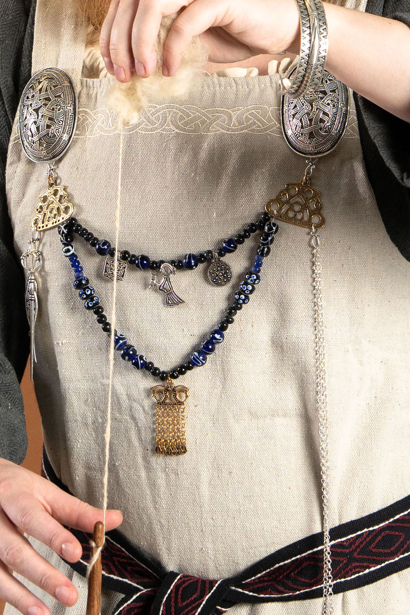 Vikingaklänning Lenora, fiskbensmönster, svart