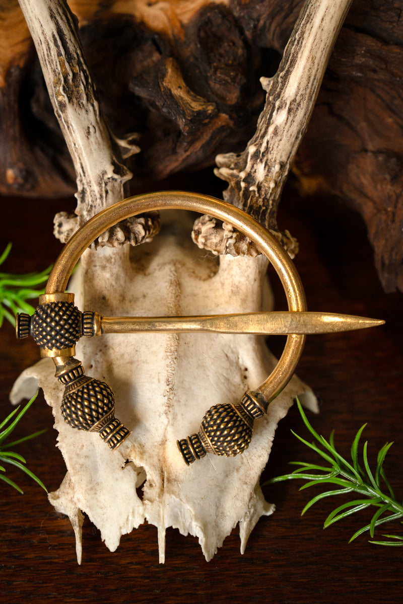 Viking thistle fibula small, bronze