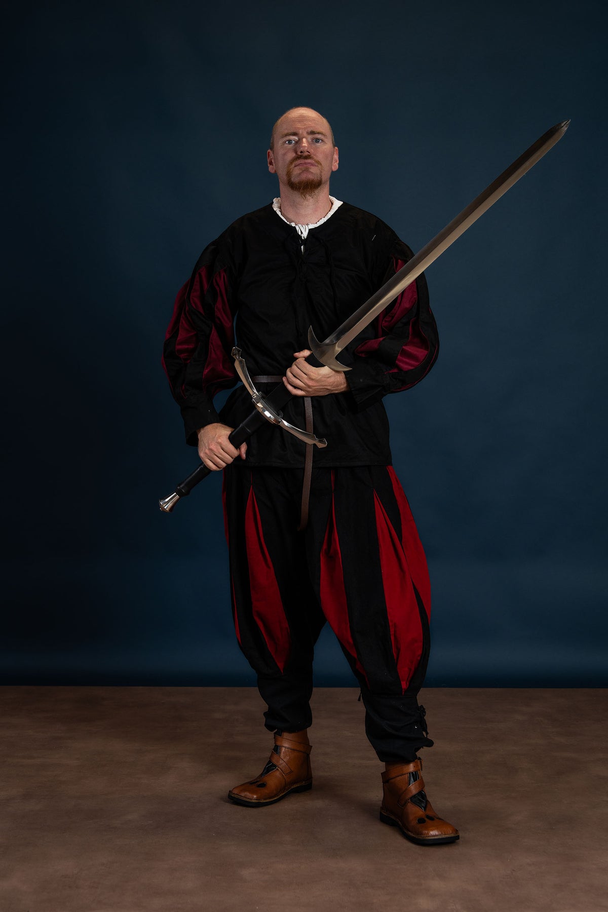 Landsknektbyxor, röd-svarta