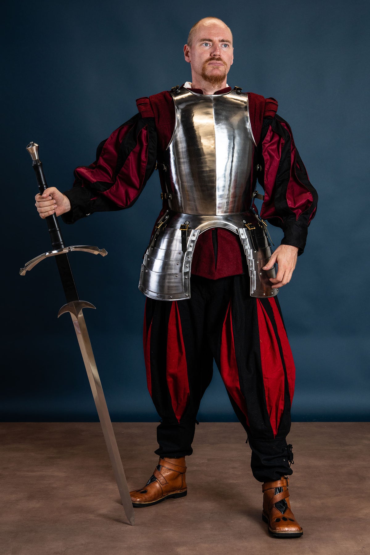 Landsknektbyxor, röd-svarta