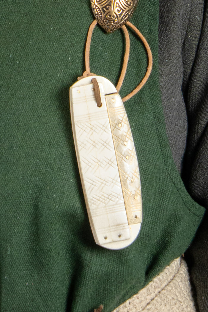 Pieptene Viking Suedez cu husă de protecție