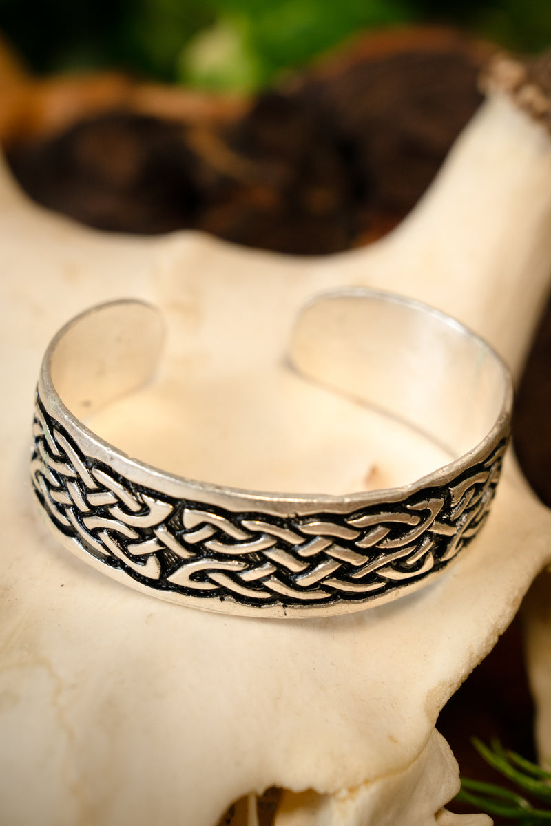 Brazalete celta con motivo de nudo, bronce plateado