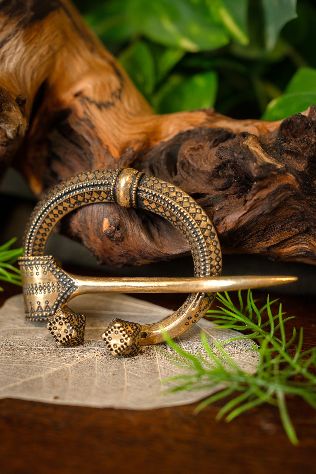 Fibule en fer à cheval Klintegarda, bronze