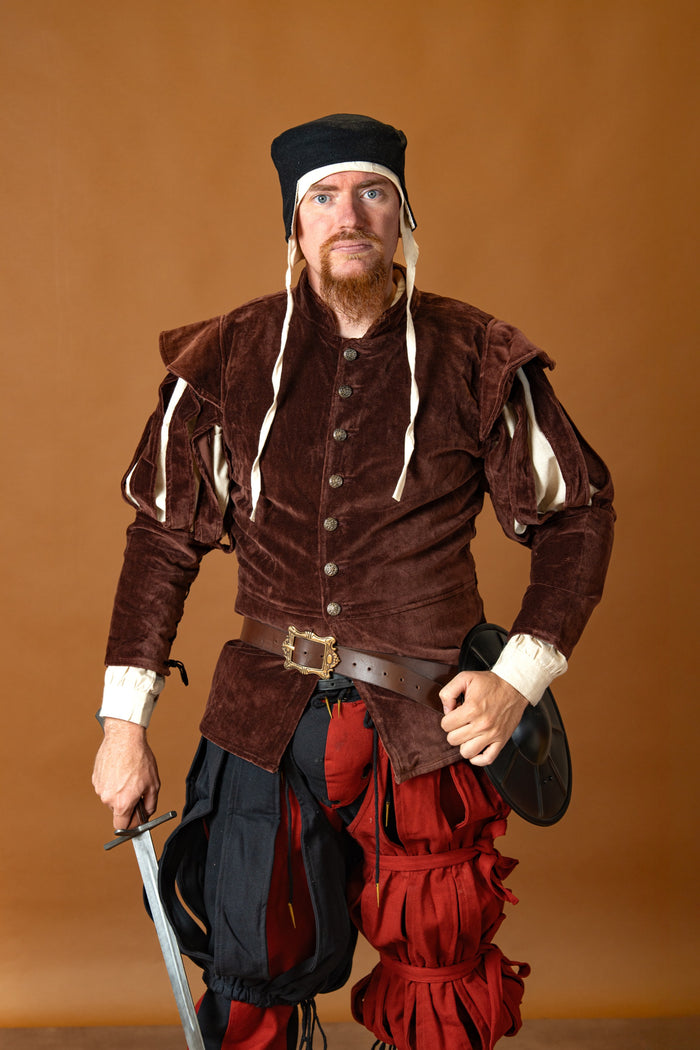 Doublet met open mouwen, rood-bruin
