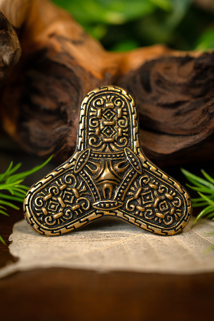 Trefoil fibula Varnamo, bronze