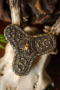 Kleeblad fibula Varnamo, brons