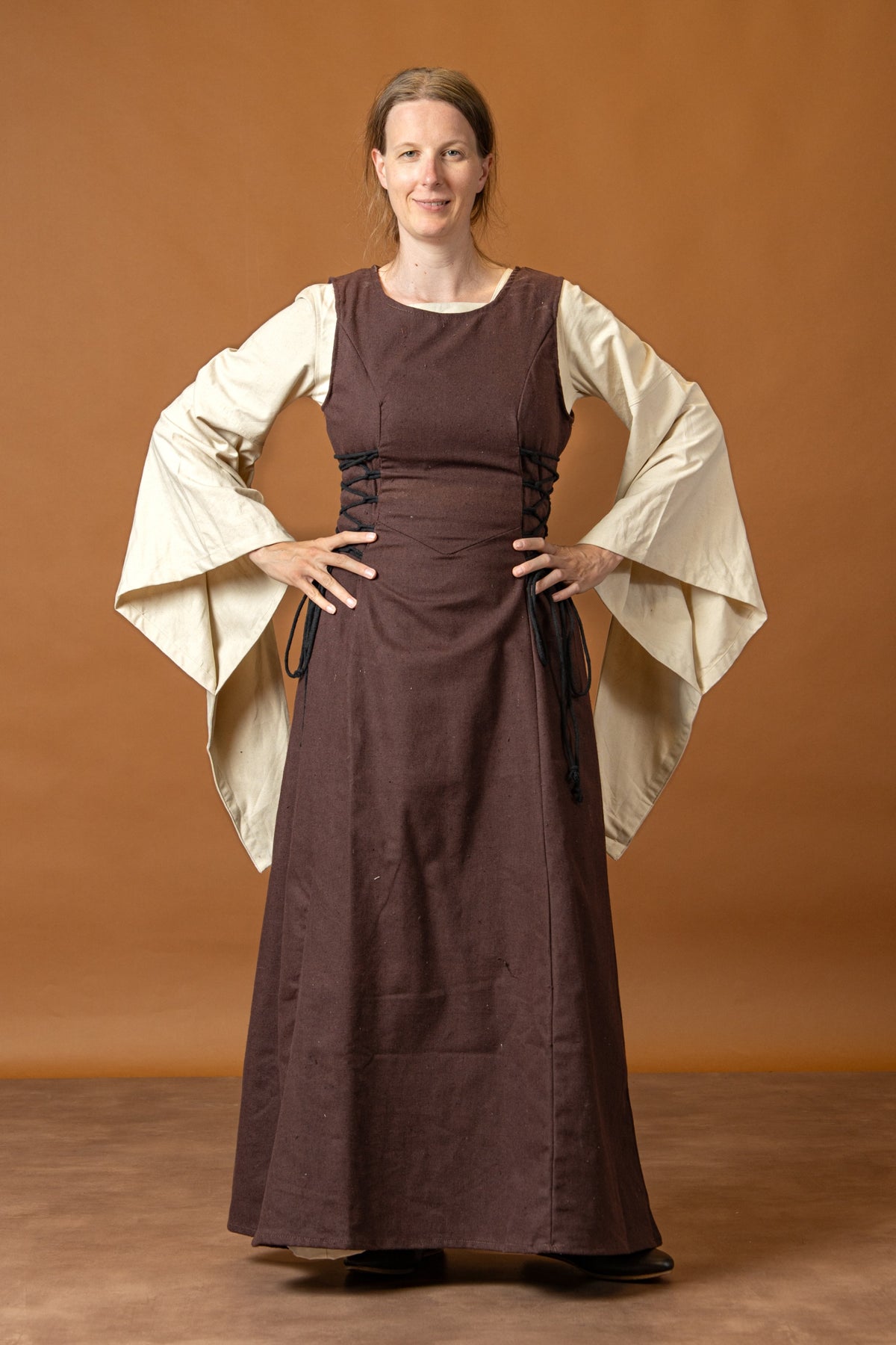 Medieval surcot Uma, brown