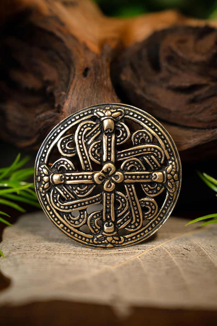 Fíbula estilo Borre de Finlandia, bronce