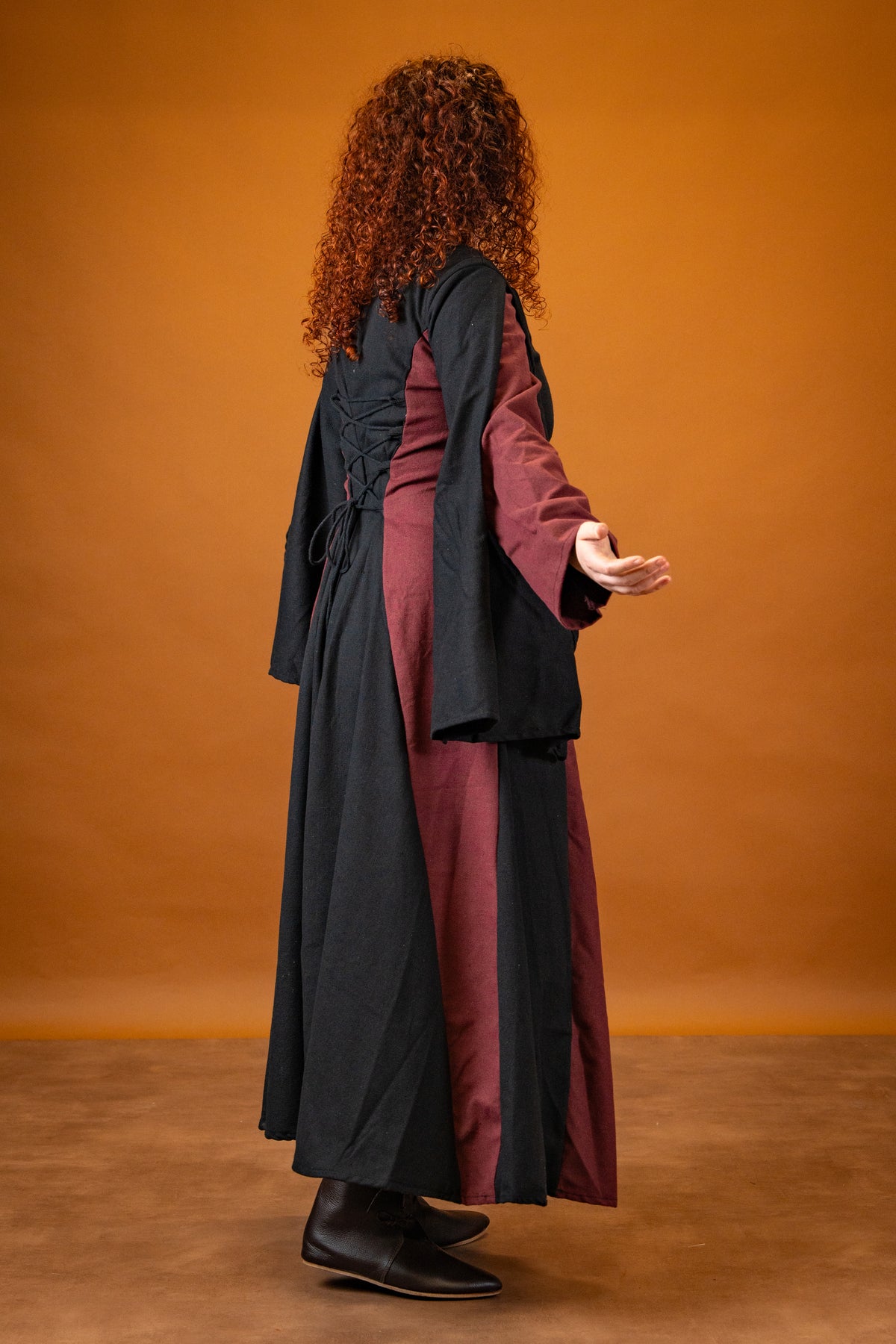Robe Jasione médiévale, noir/bordeaux