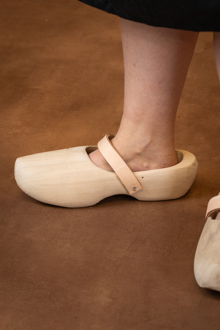 Clogs with leather band