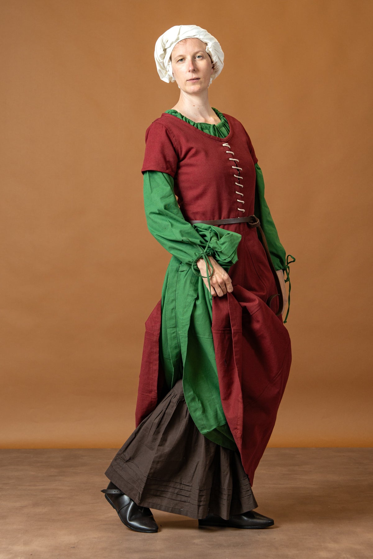 Petticoat Alys, brown