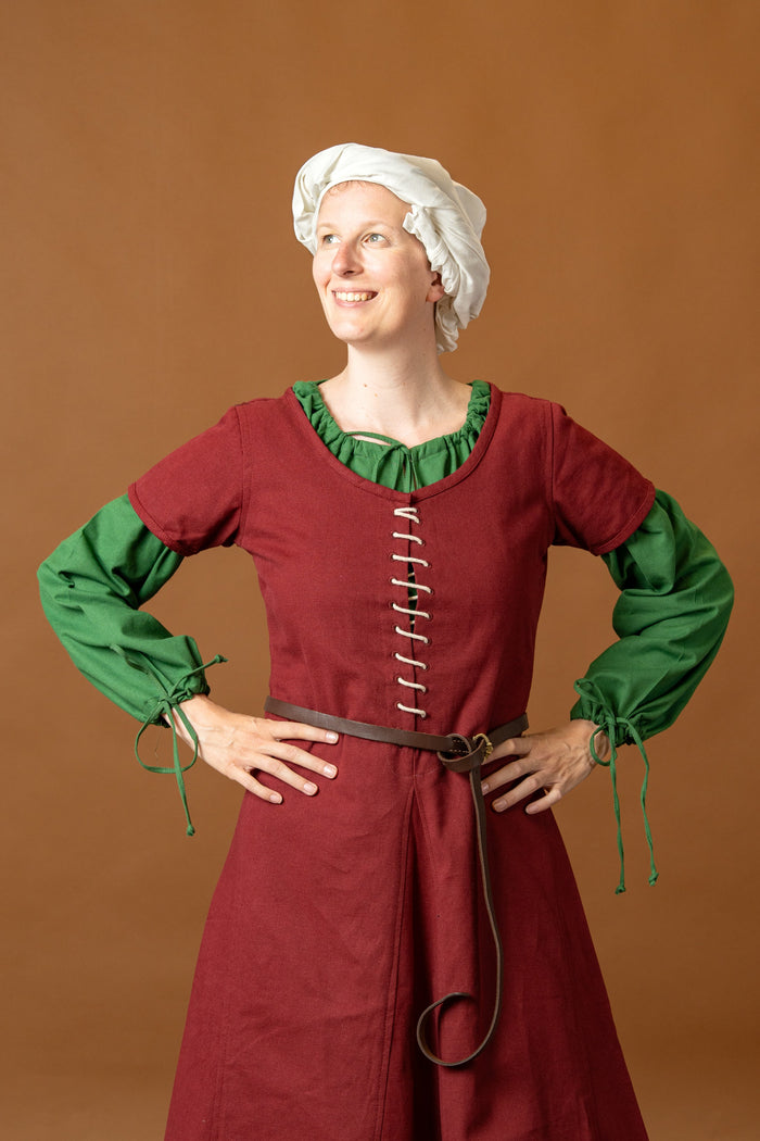 Cotehardie Odilia, bordeauxrood