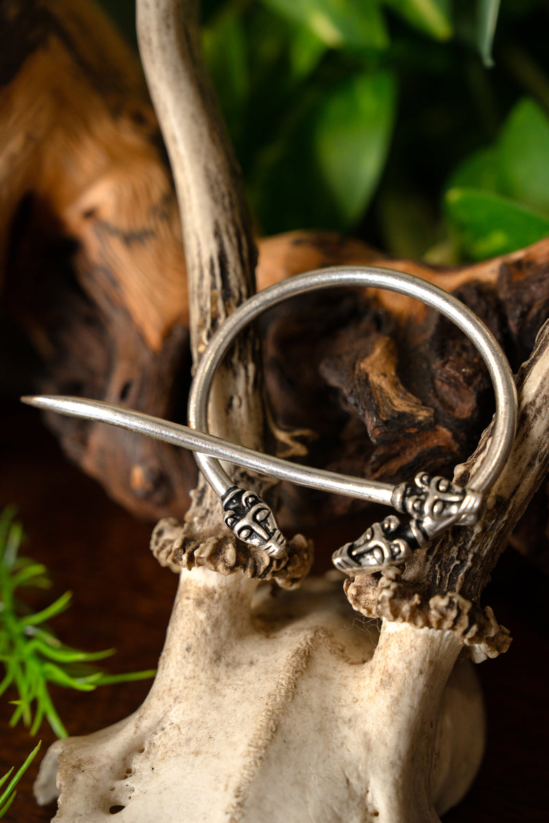 Isländsk vikingfibula, försilvrad brons