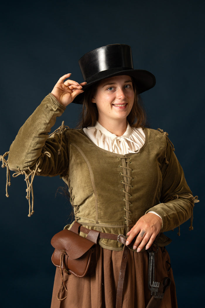 Chapeau en cuir médiéval noir