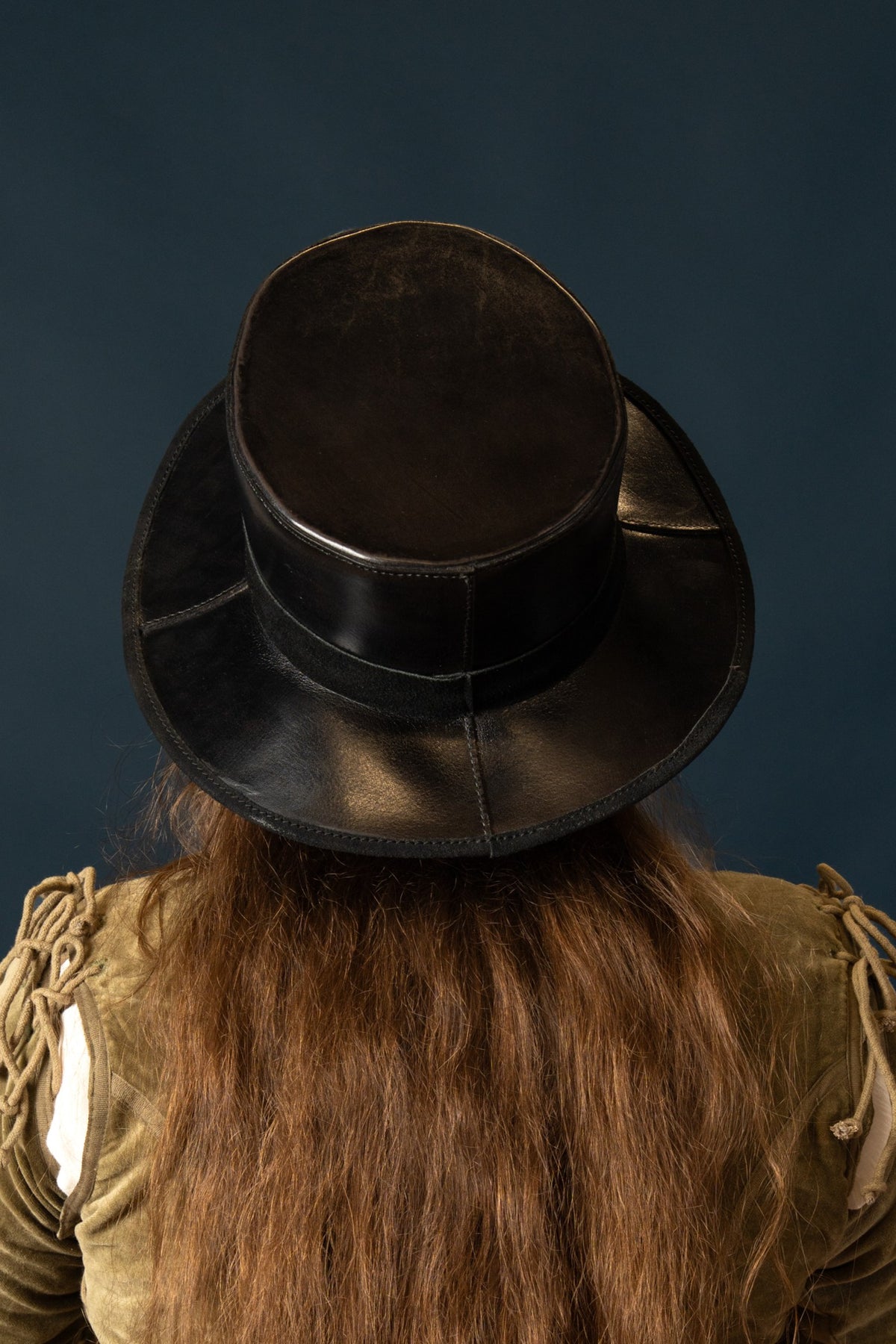 Chapeau en cuir médiéval noir