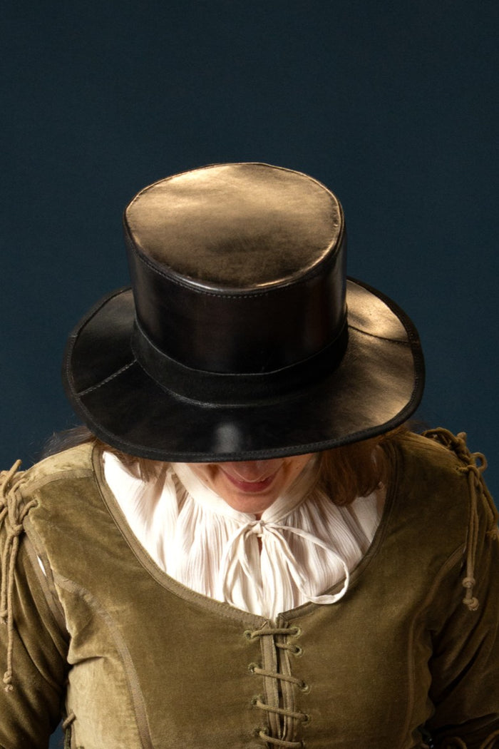 Chapeau en cuir médiéval noir