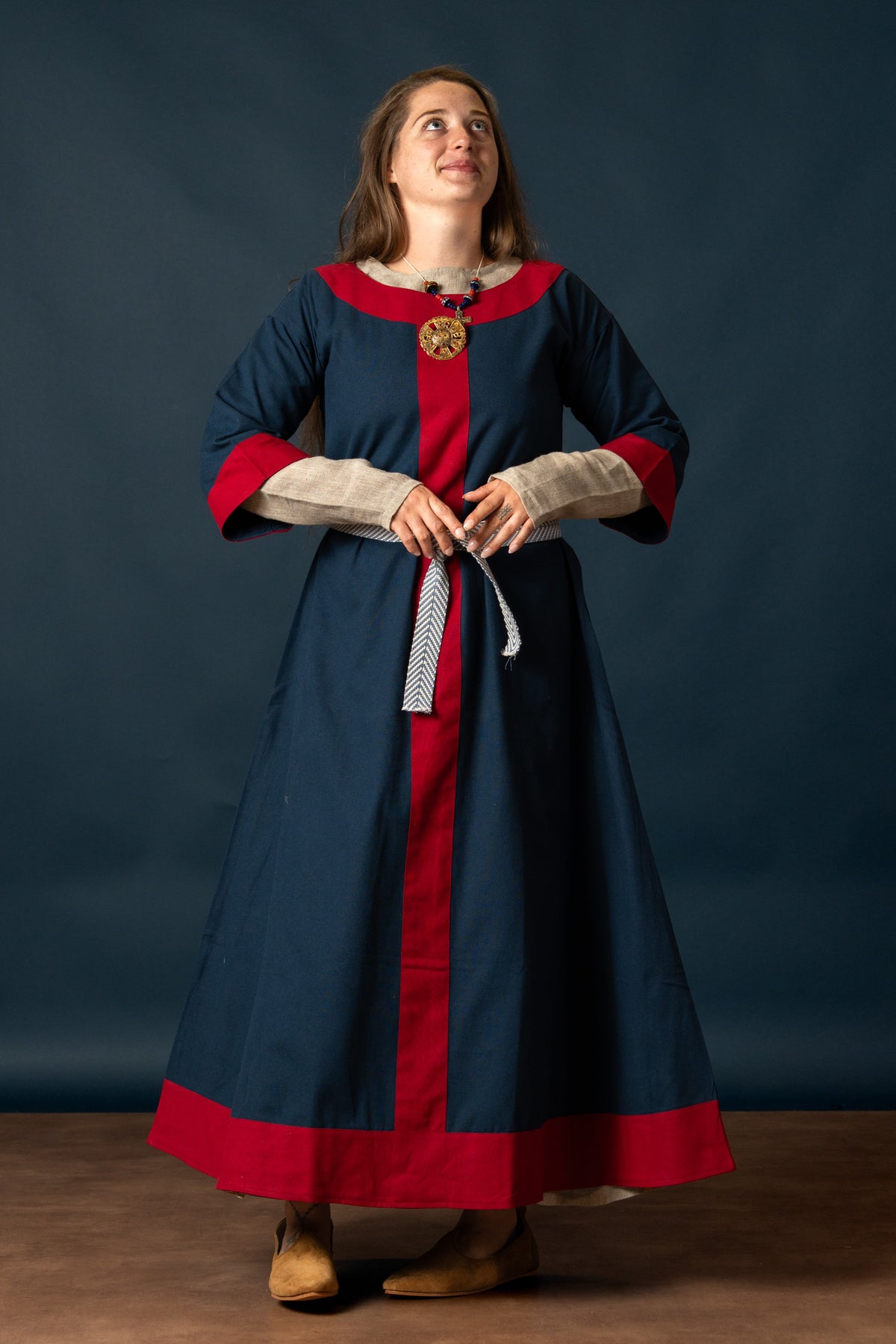 Karolingische jurk Clotilde, dalmatica, blauw-rood