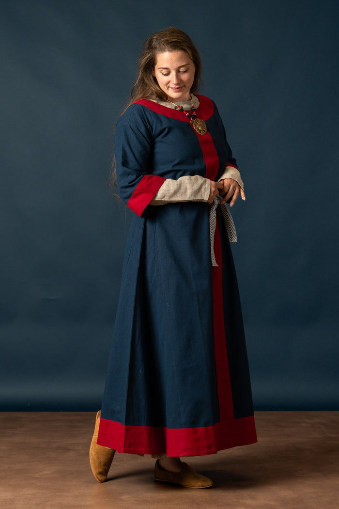 Karolingische jurk Clotilde, dalmatica, blauw-rood